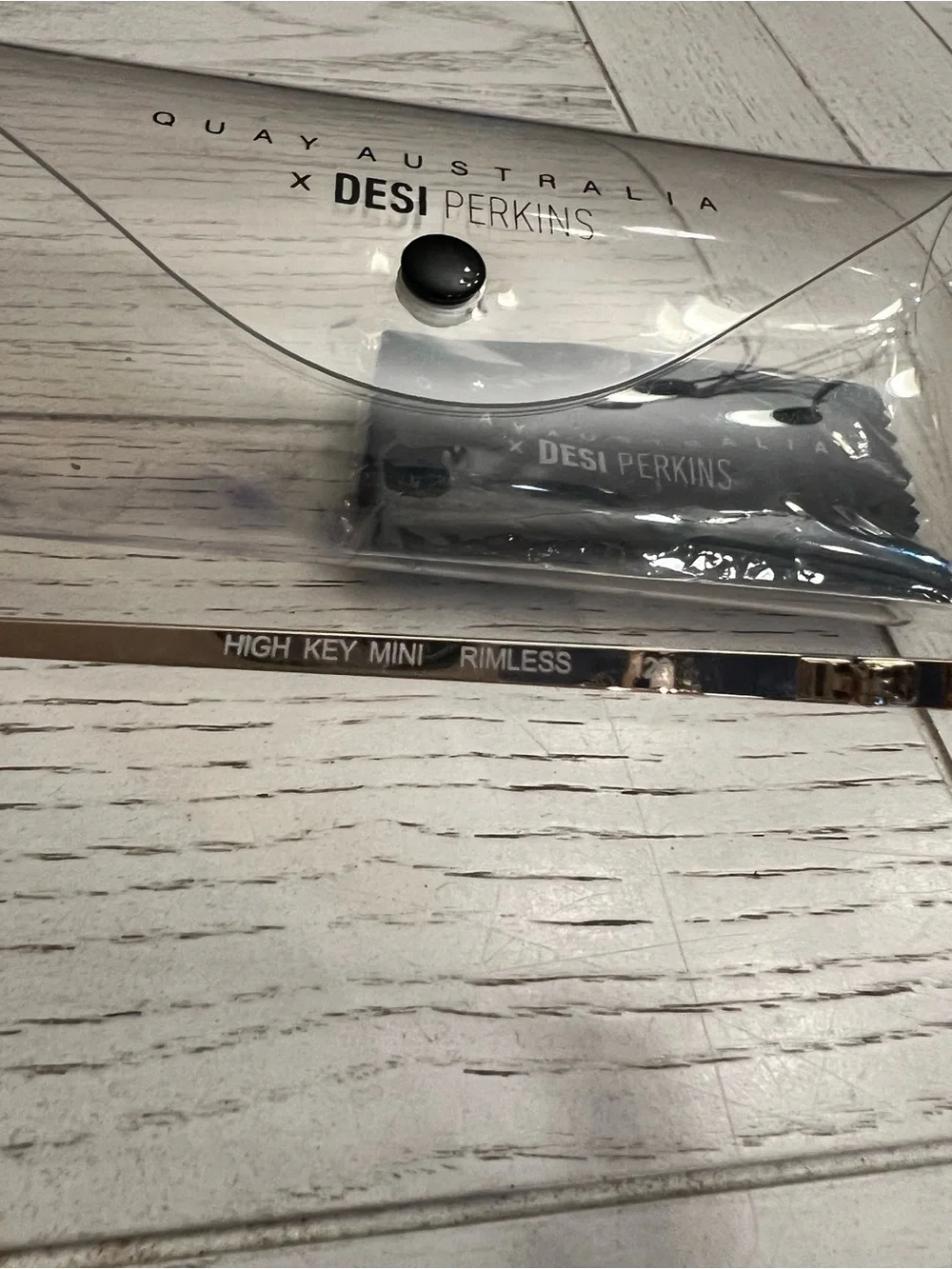 Quay Australia x Desi Perkins “High Key” Blue Gradient Aviator Sunglasses-NWT!